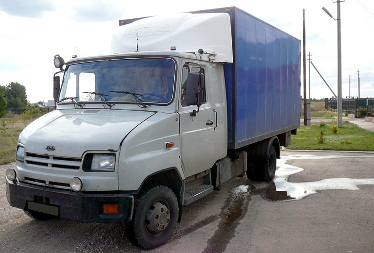 Заказ грузовой машины для доставки личныx вещей : Шкаф, Диван, Кровать из Краснодара в Ялту