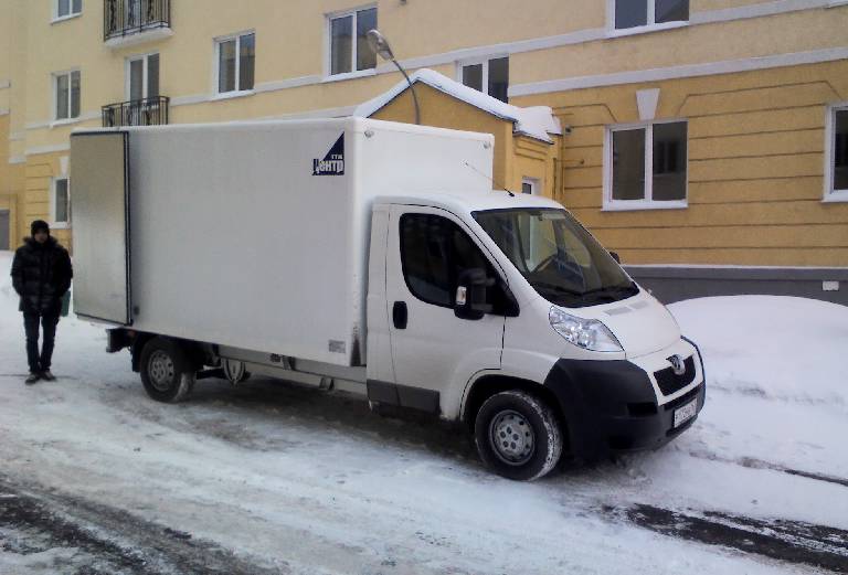 Заказ транспорта для перевозки дивана, кровати, телевизора из Санкт-Петербург в Москва